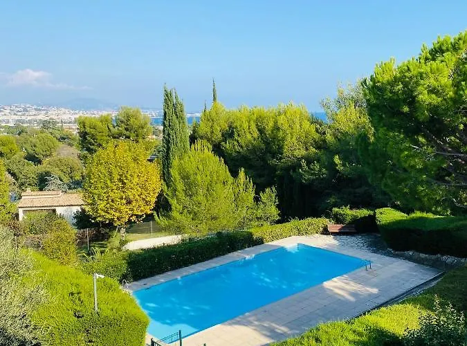 Appartement Cote D\'Azur Plage - Piscine - Tennis